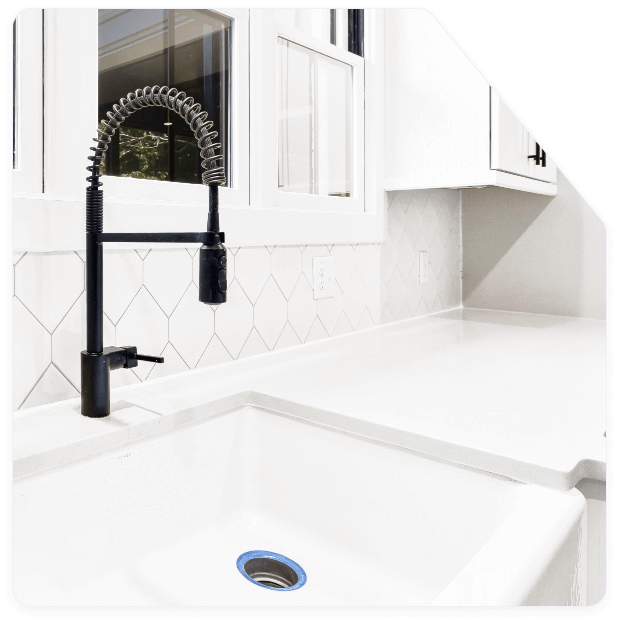Best Plumbing And Repair Solutions With Quality Work Background